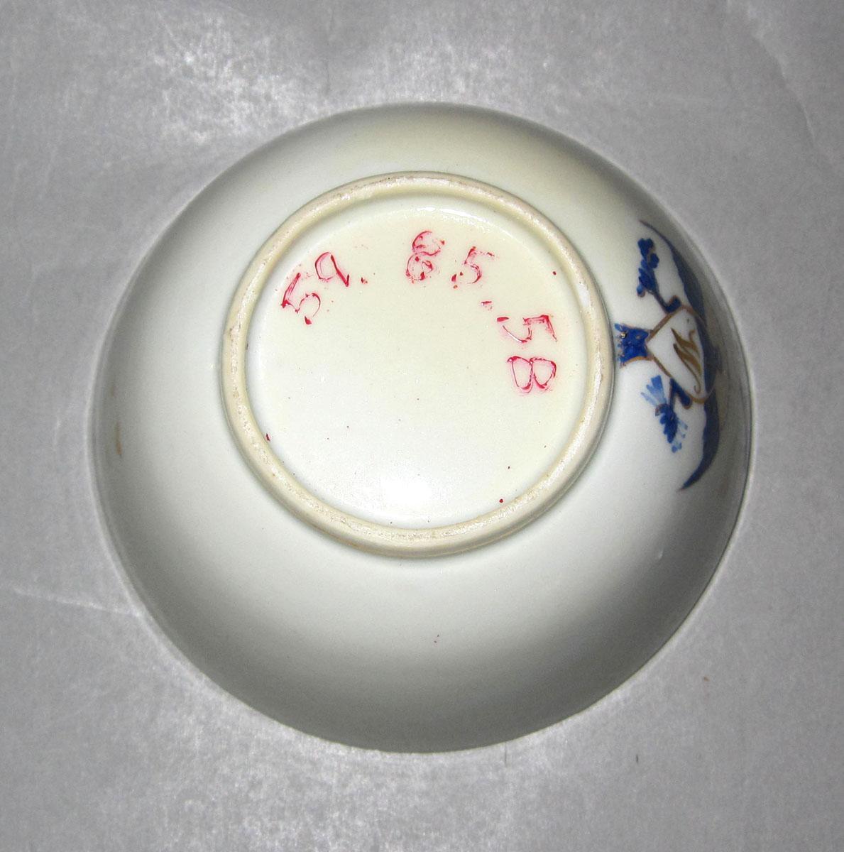 1959.0085.058 Porcelain teabowl underside