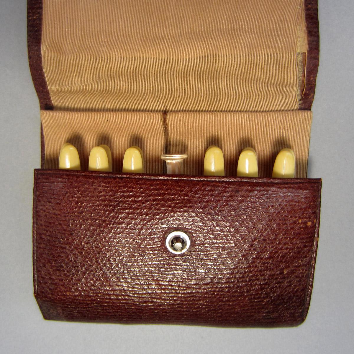 2011.0051.111 Clothespins case, Snap