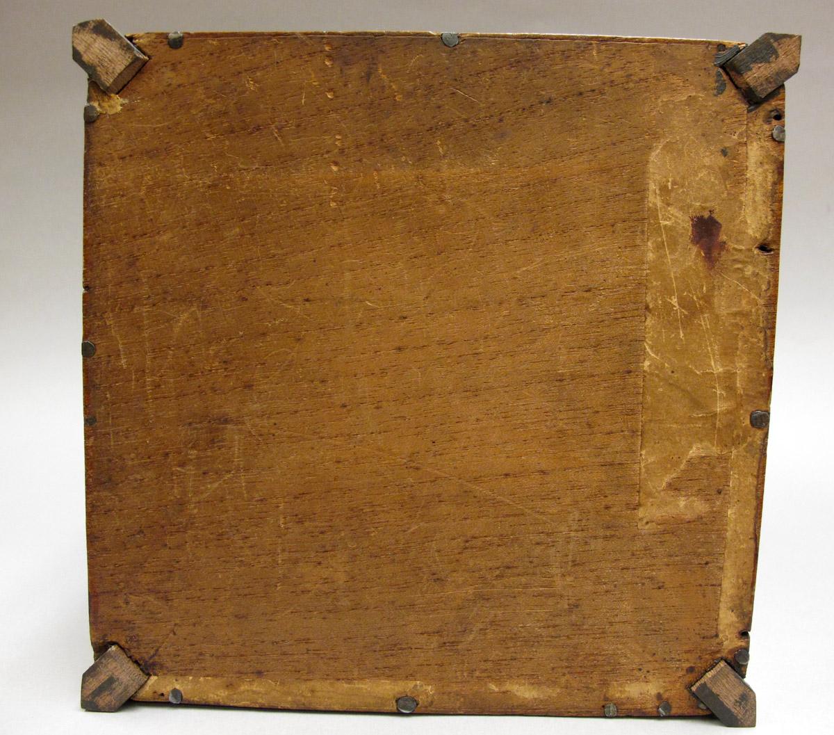 2011.0051.118 Sewing box, Underside 1