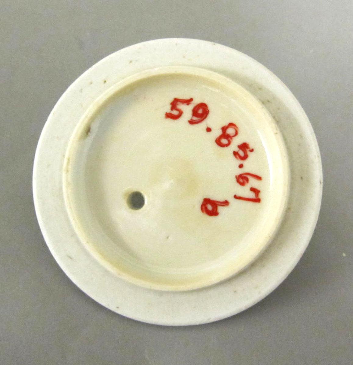 1959.0085.067 B Porcelain teapot underside