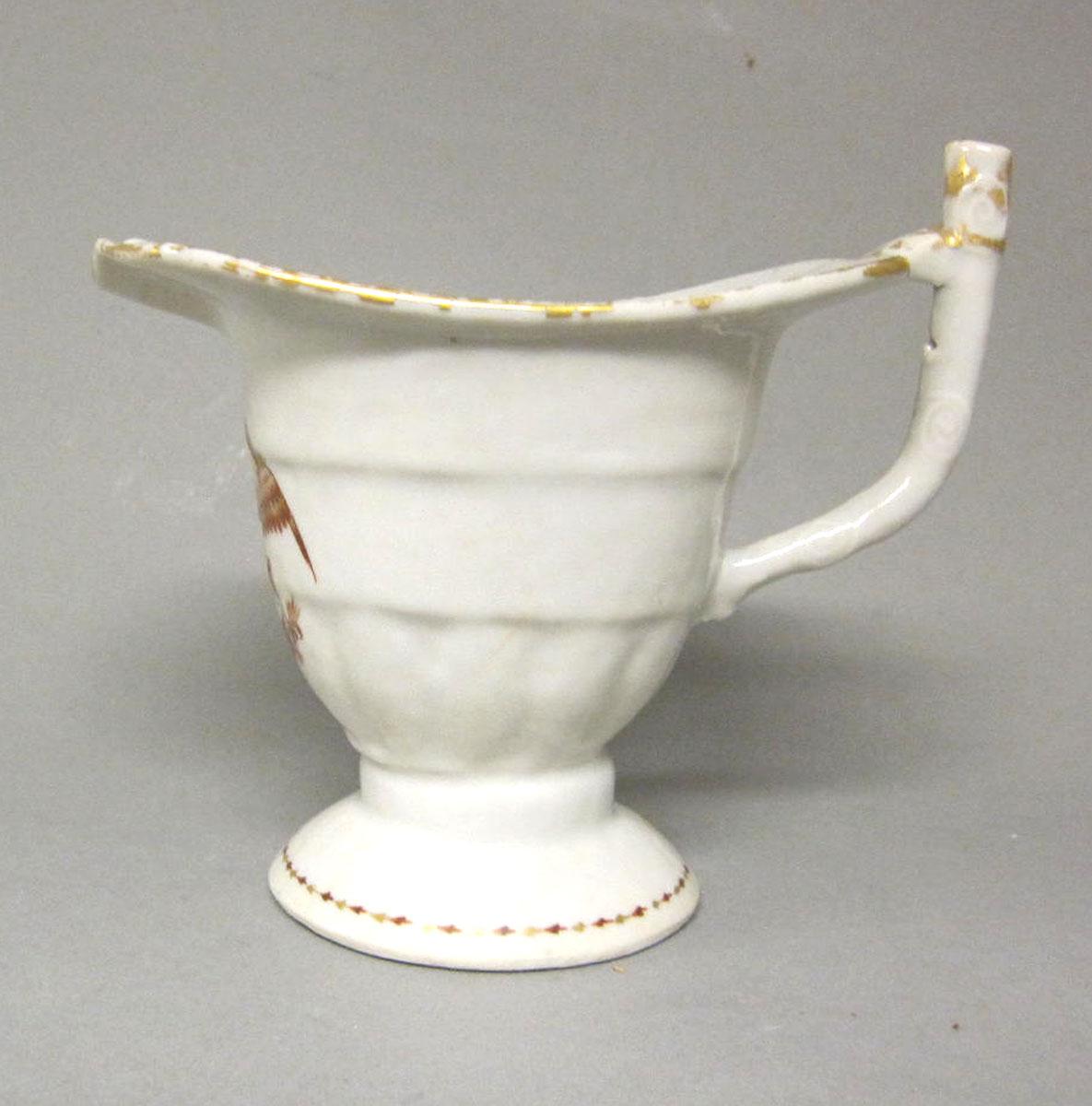 1959.0085.068 Porcelain cream pot