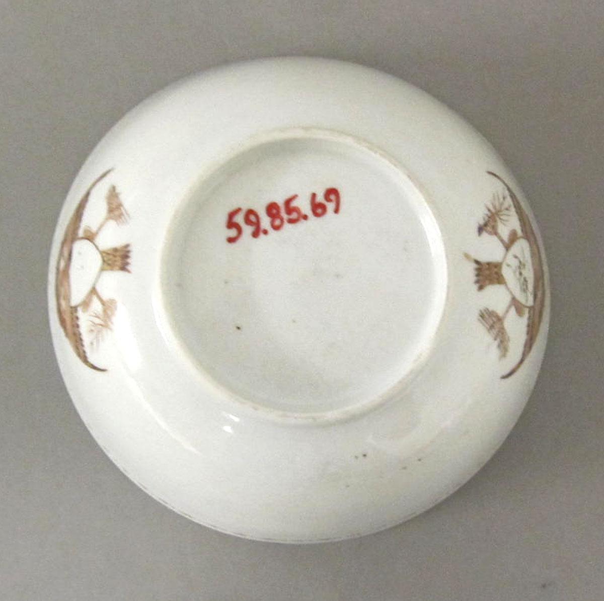 1959.0085.069 Porcelain bowl underside