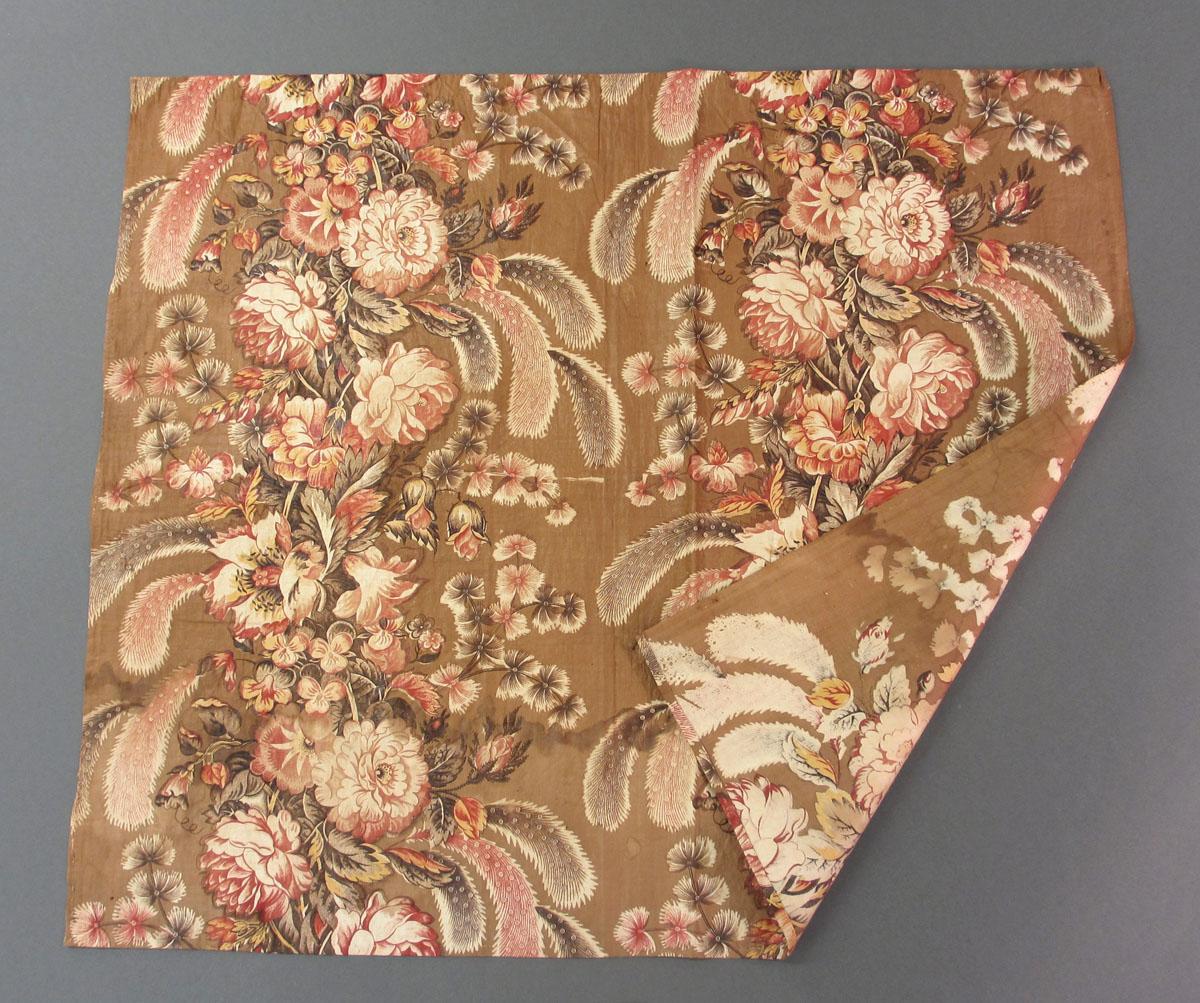 1959.0087.007 B Textile, printed folded corner