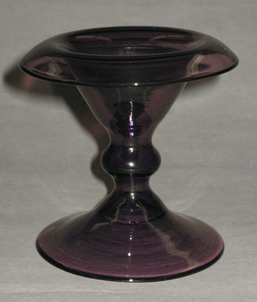 1959.0094.013 Glass pedestal