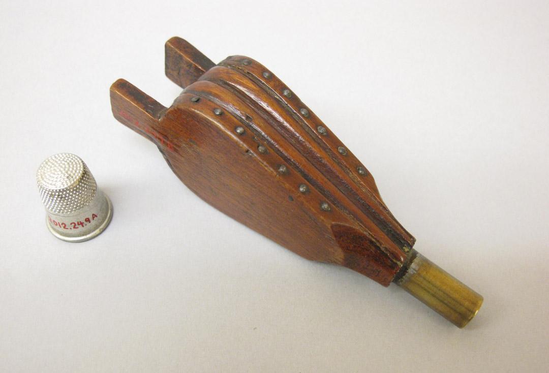 2012.0024.009 overall, Tool (for sewing), Thimble Holder