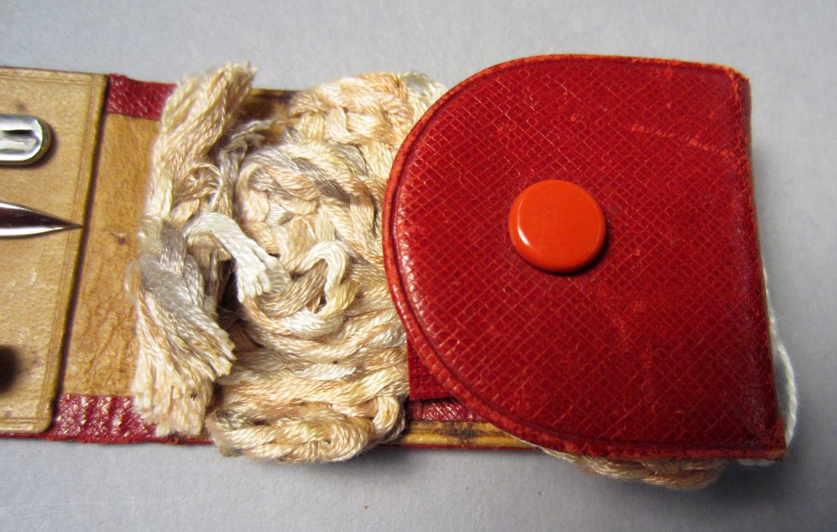 2012.0024.013 A-E Sewing kit, View interior 2