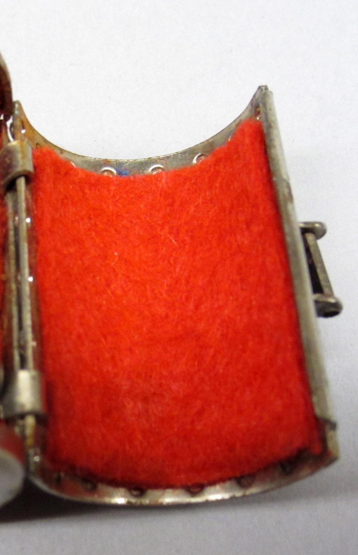 2012.0024.014 A-B Thimble case, Interior 2