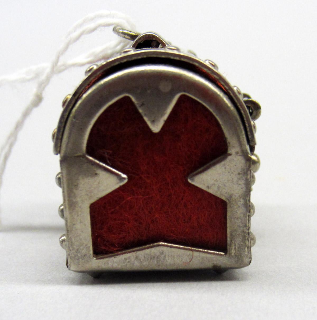 2012.0024.014 A-B Thimble case, Side