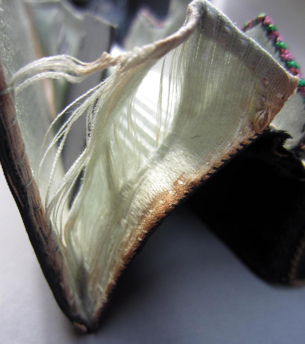 2012.0024.022 A-B Sewing box, Silk