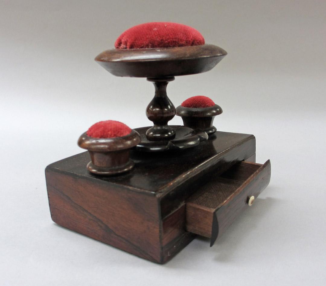 2012.0024.027 Tool (for sewing), Pincushion