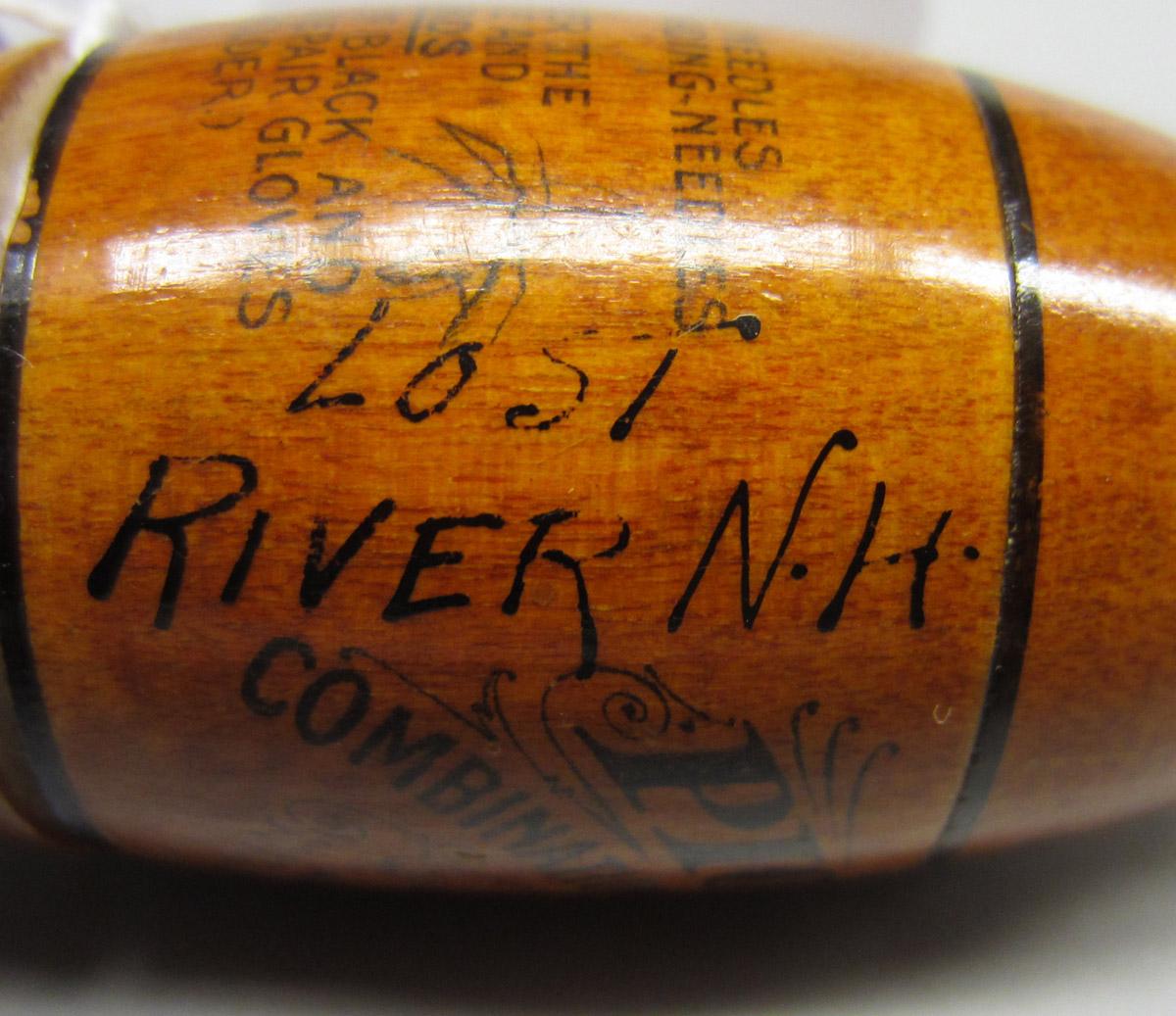 2012.0024.035 A-E Needle and thimble case, View 2