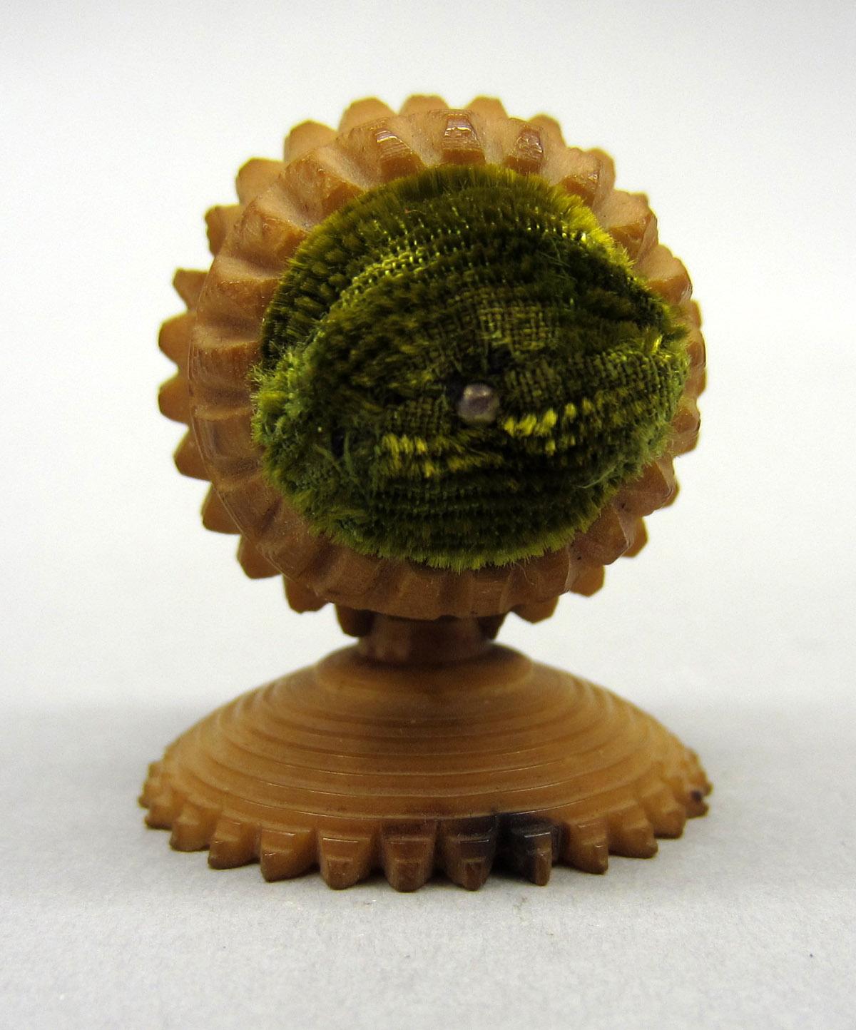 2012.0024.039 Pin cushion, Cushion 1