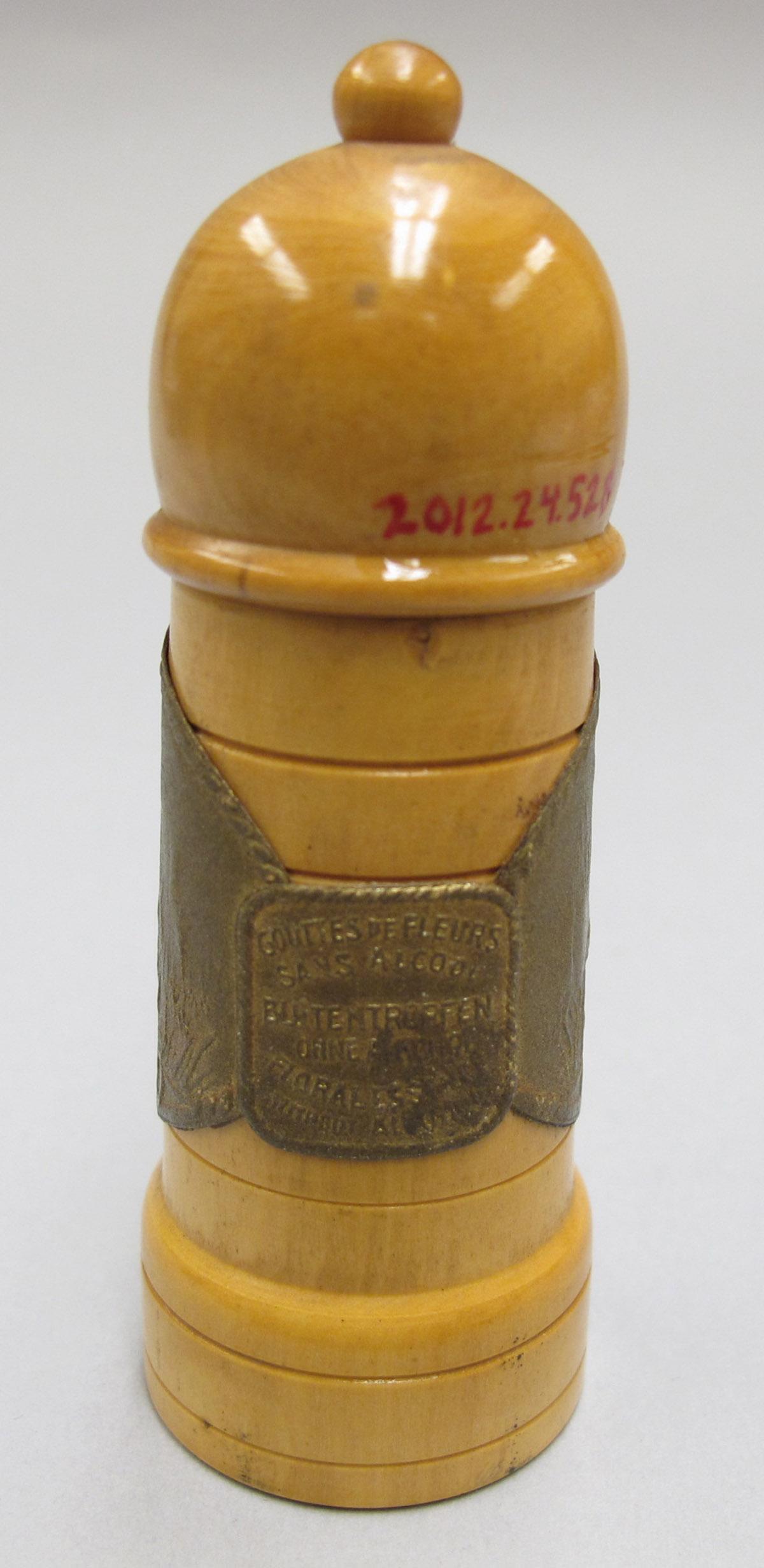 2012.0024.052 A-B Needle case, Rear 1