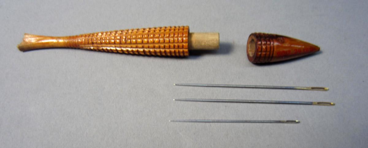 2012.0024.056 A-B Needle case, Open