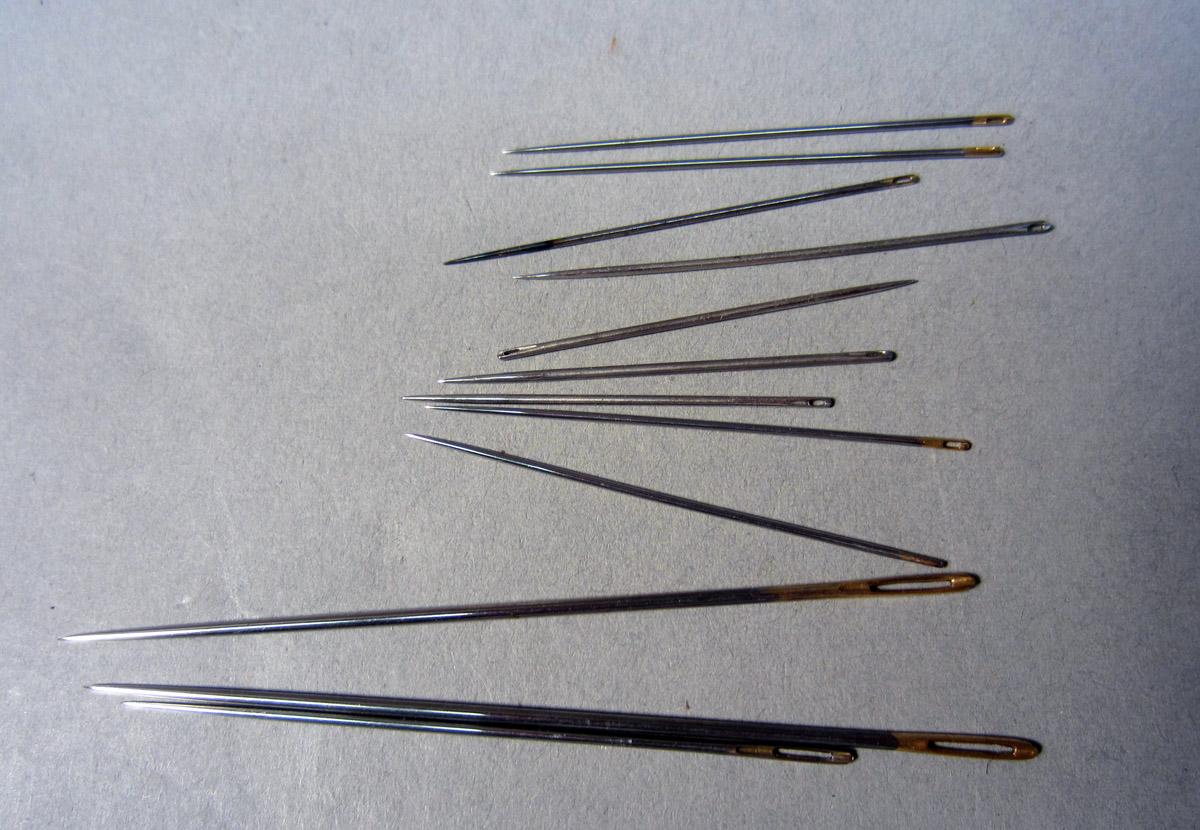 2012.0024.056 A-B Needle case, Needles