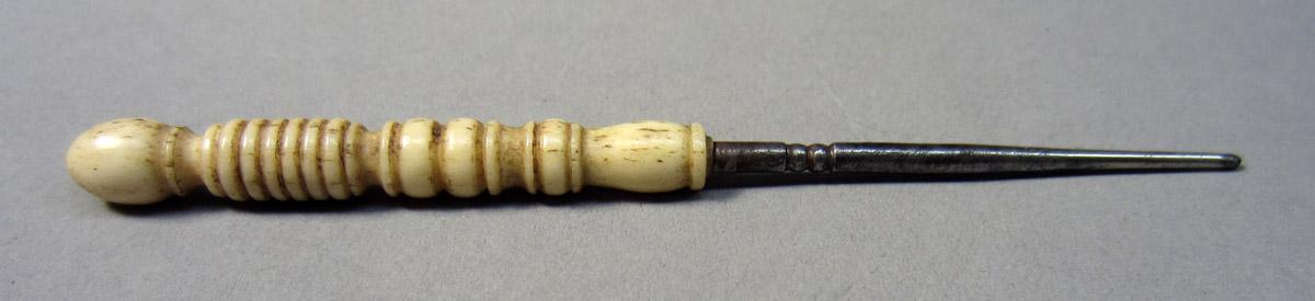 2012.0024.068 Crochet hook, View 1