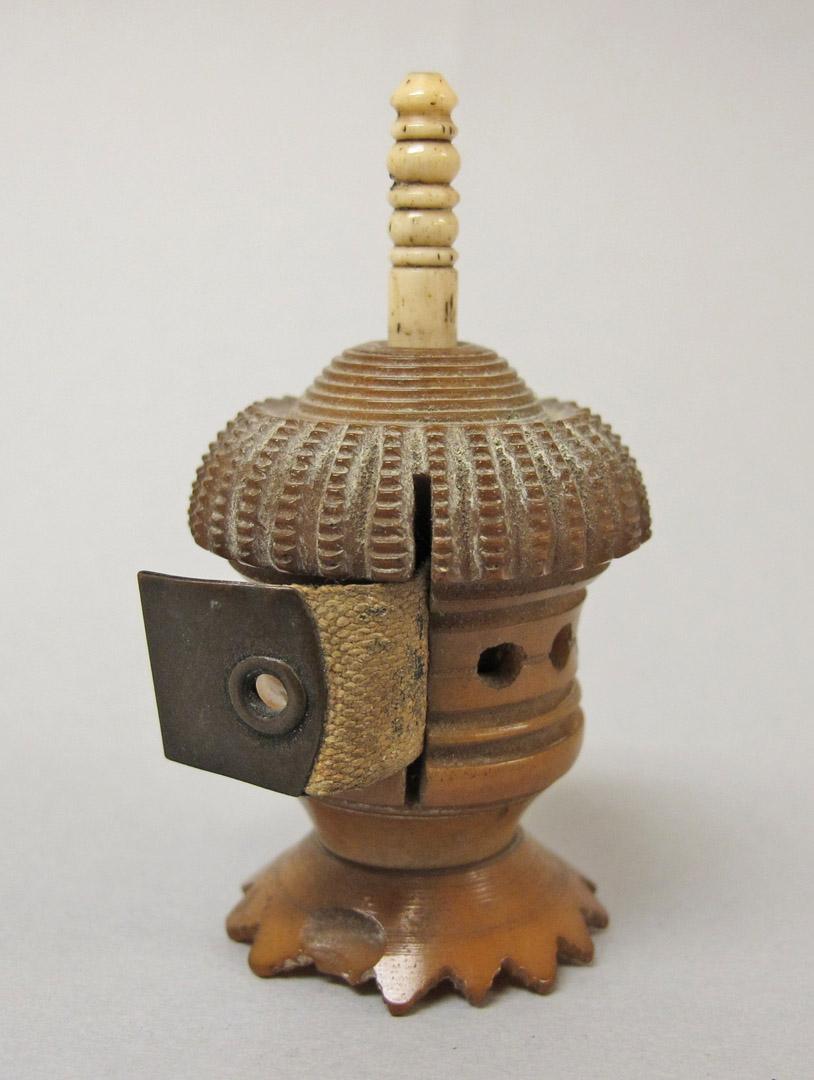 2012.0024.092 Tool (for needlework), view 1