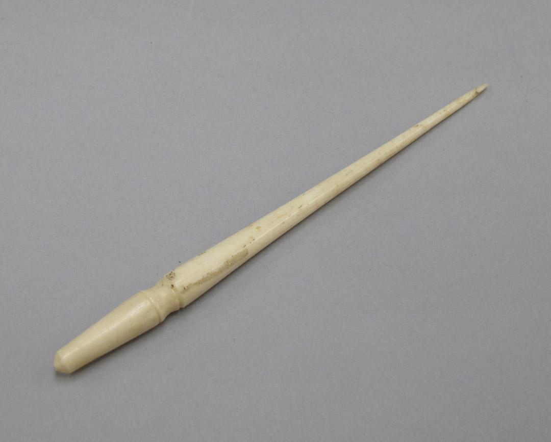 2012.0024.109 overall 1, Tool (for sewing), Crochet hook
