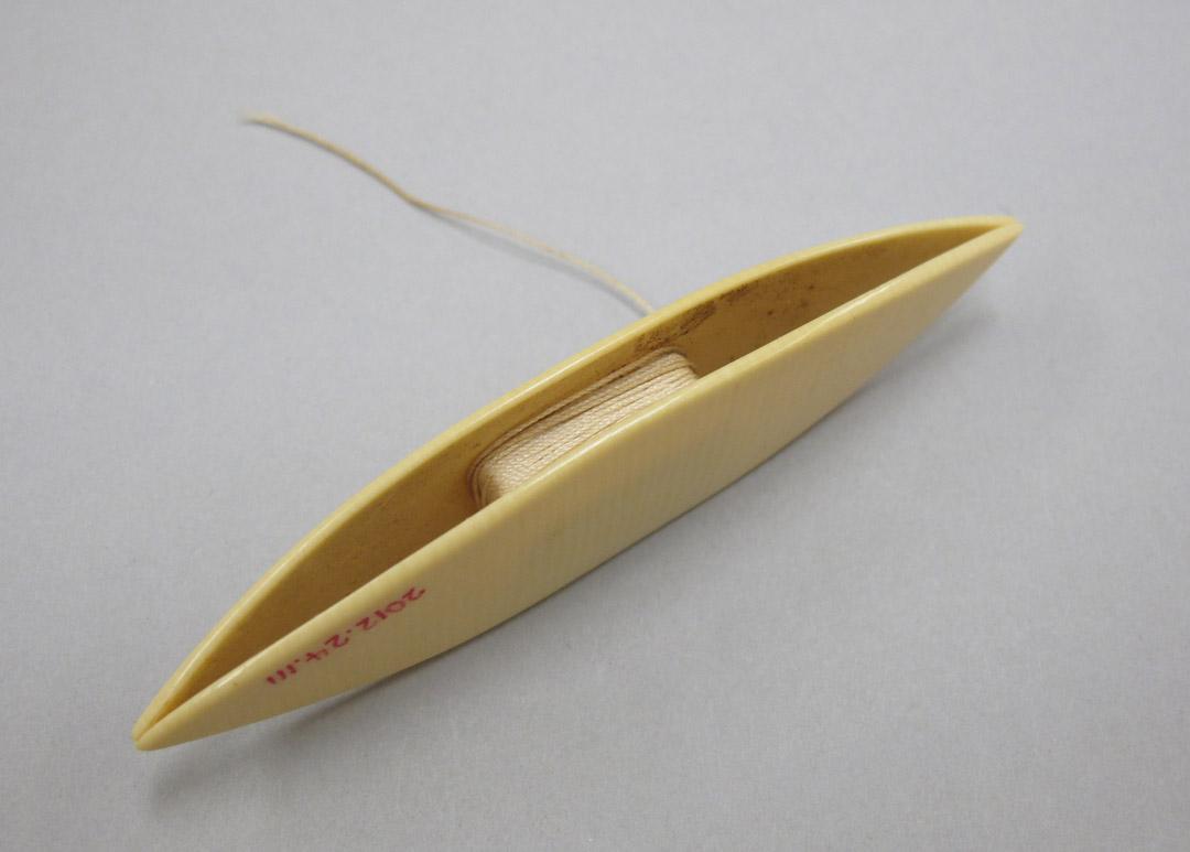 2012.0024.111 overall 2, Tool (for sewing), Tatting shuttle