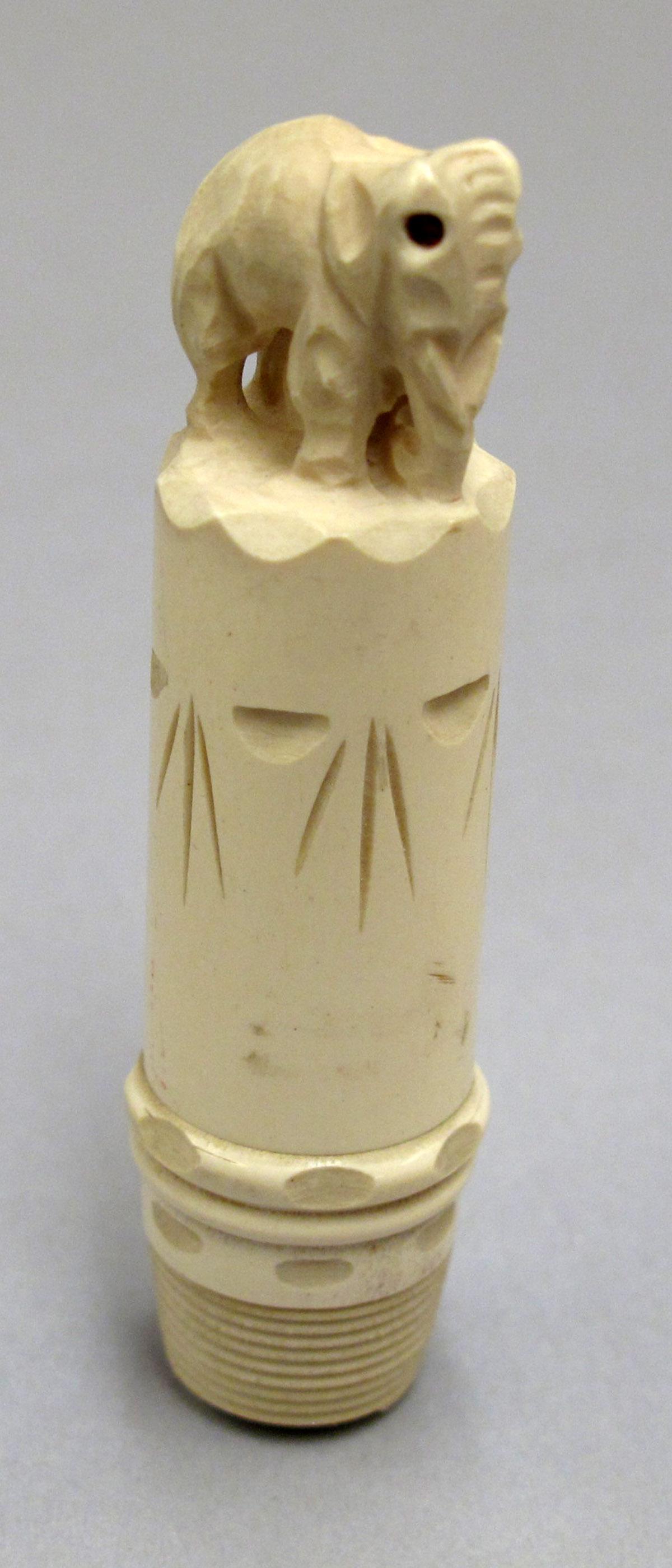 2012.0024.113 Needle case, Overall 1