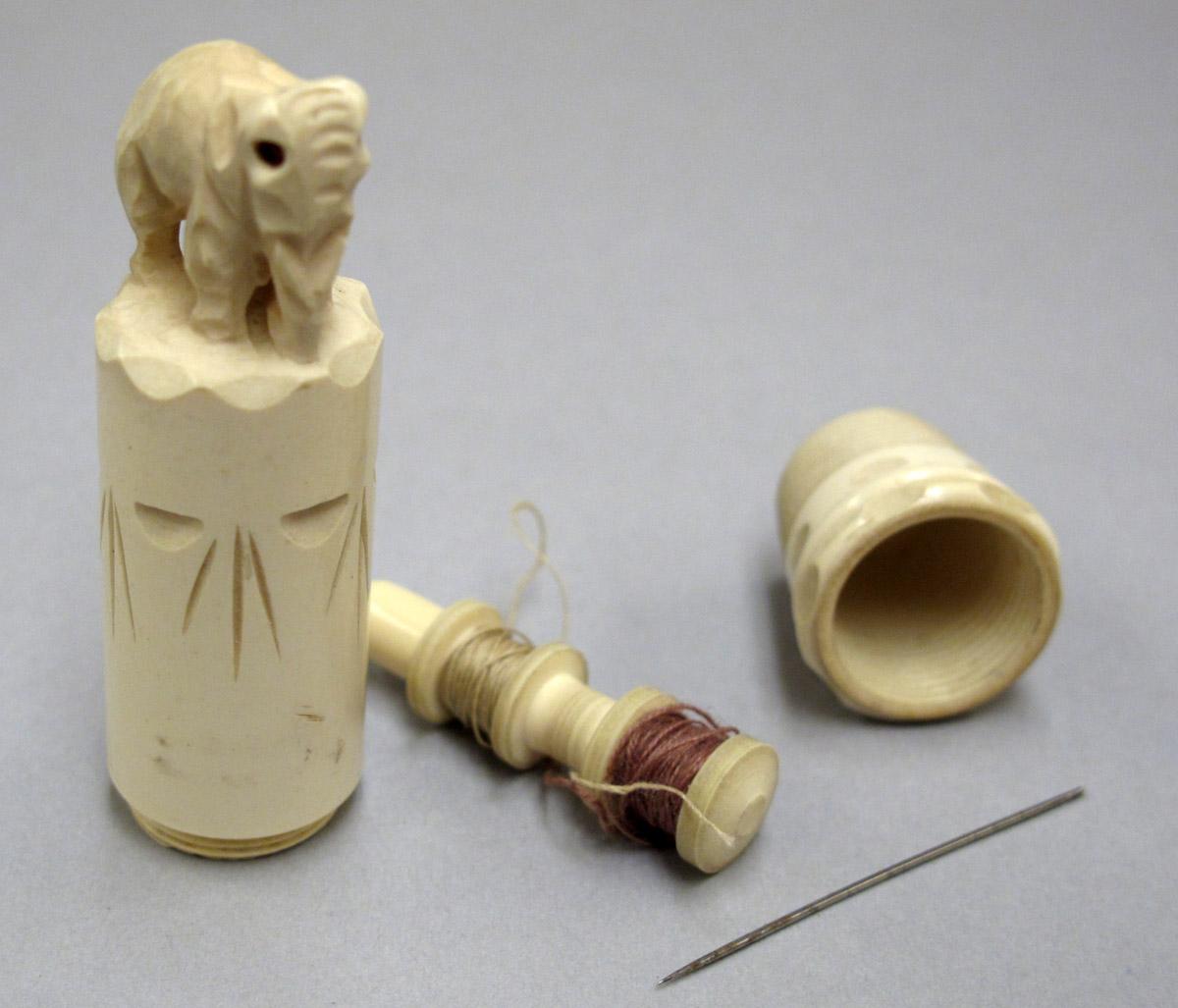 2012.0024.113 Needle case, Overall 3