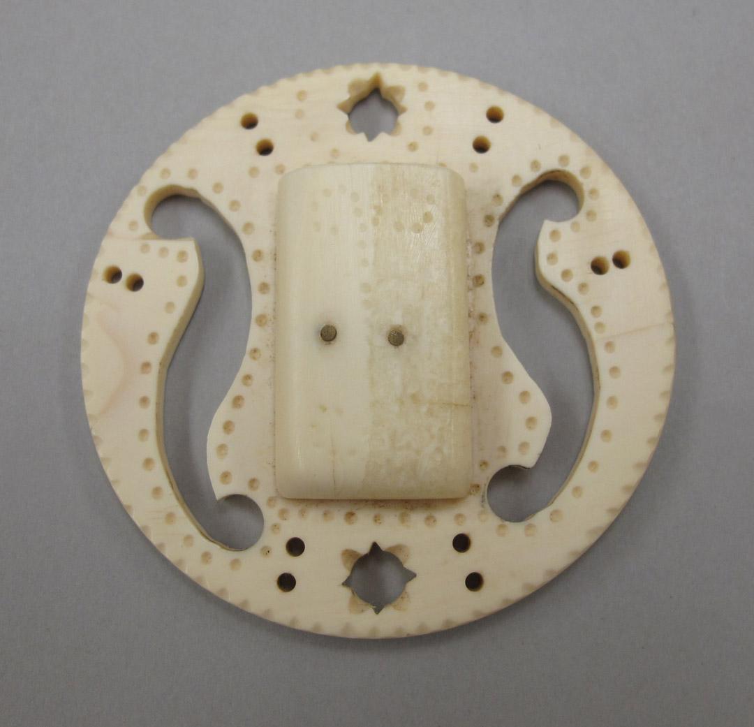 2012.0024.121 Tool (for sewing), Ornament