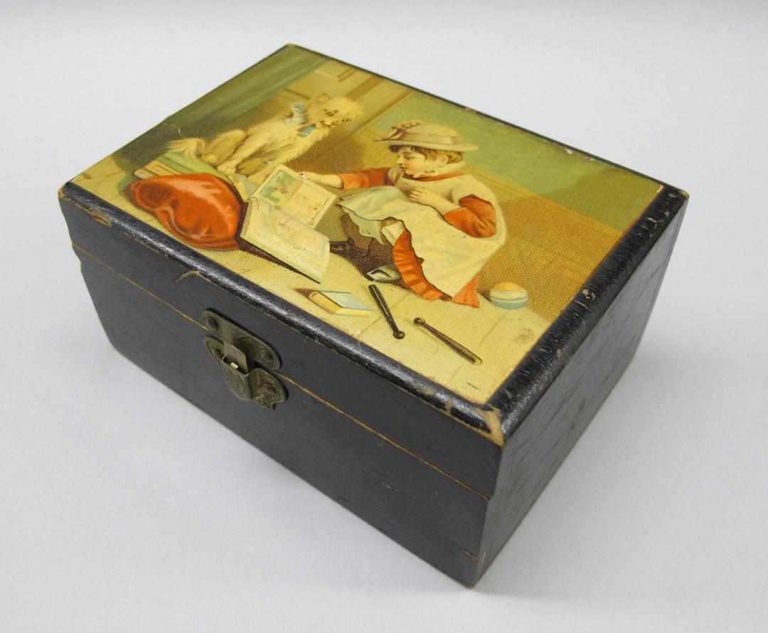 2012.0024.128.001 A-K, Tool (for sewing), Box