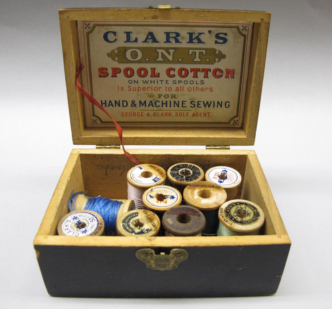 2012.0024.128.001 A-K interior, Tool (for sewing), Box