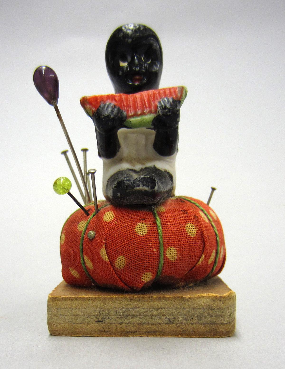 2012.0024.131 Pin cushion, Front