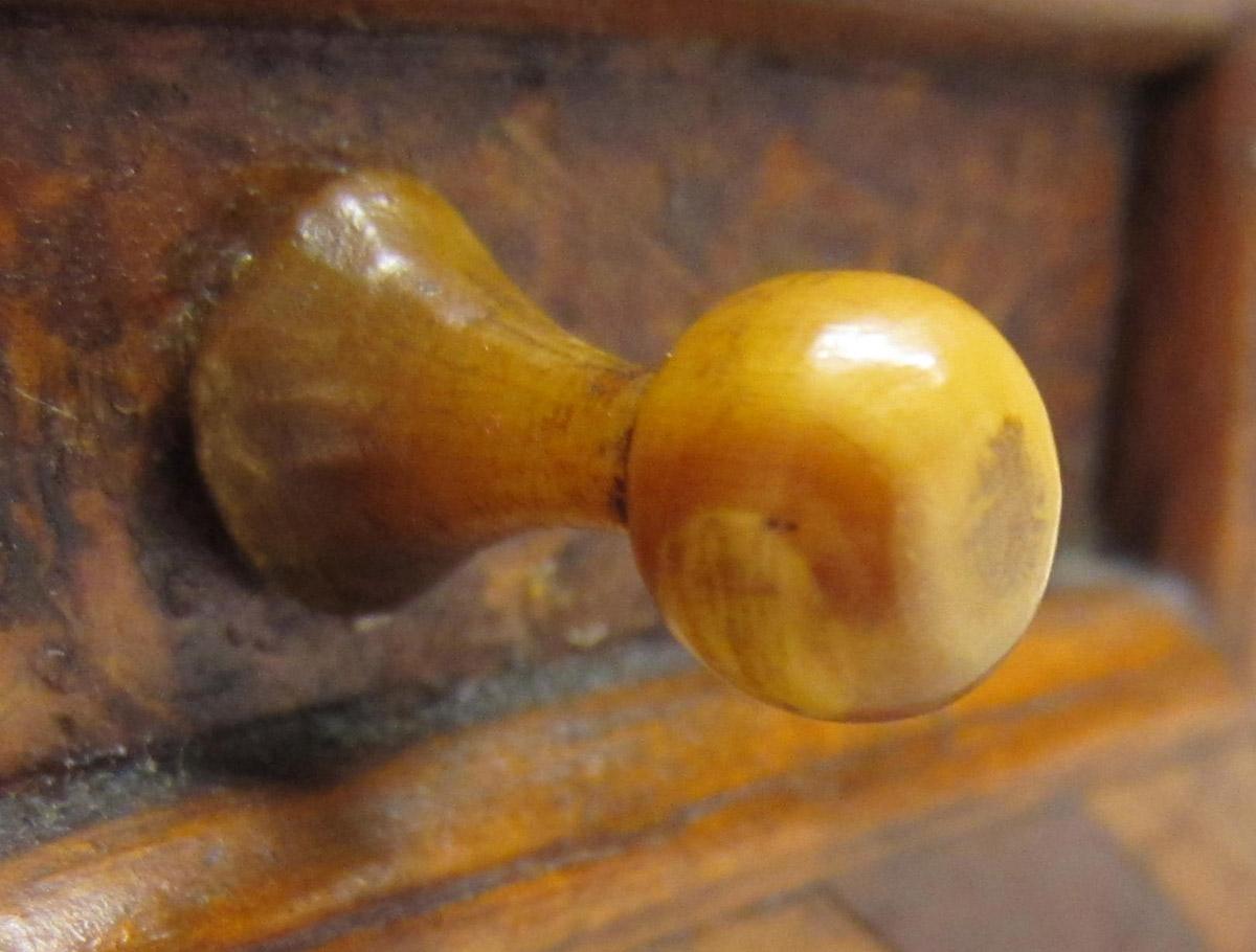 2012.0024.135 Sewing box, Pull