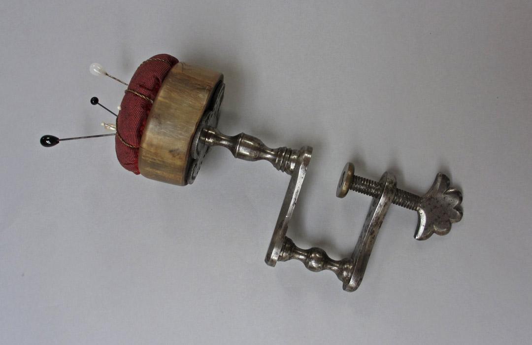 2012.0024.137 Tool (for sewing), Pin cushion