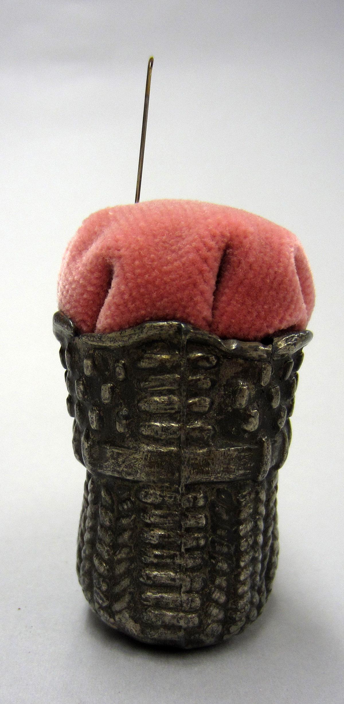2012.0024.141 Pin cushion, Back