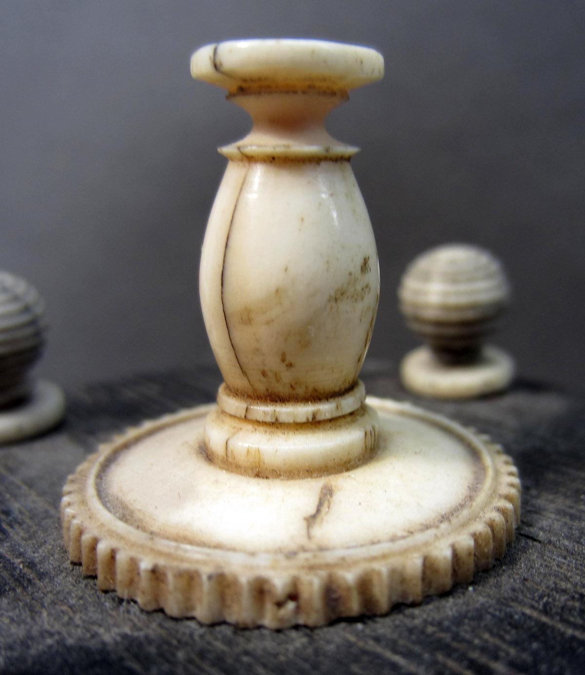 2012.0024.145 Thread holder, Finial