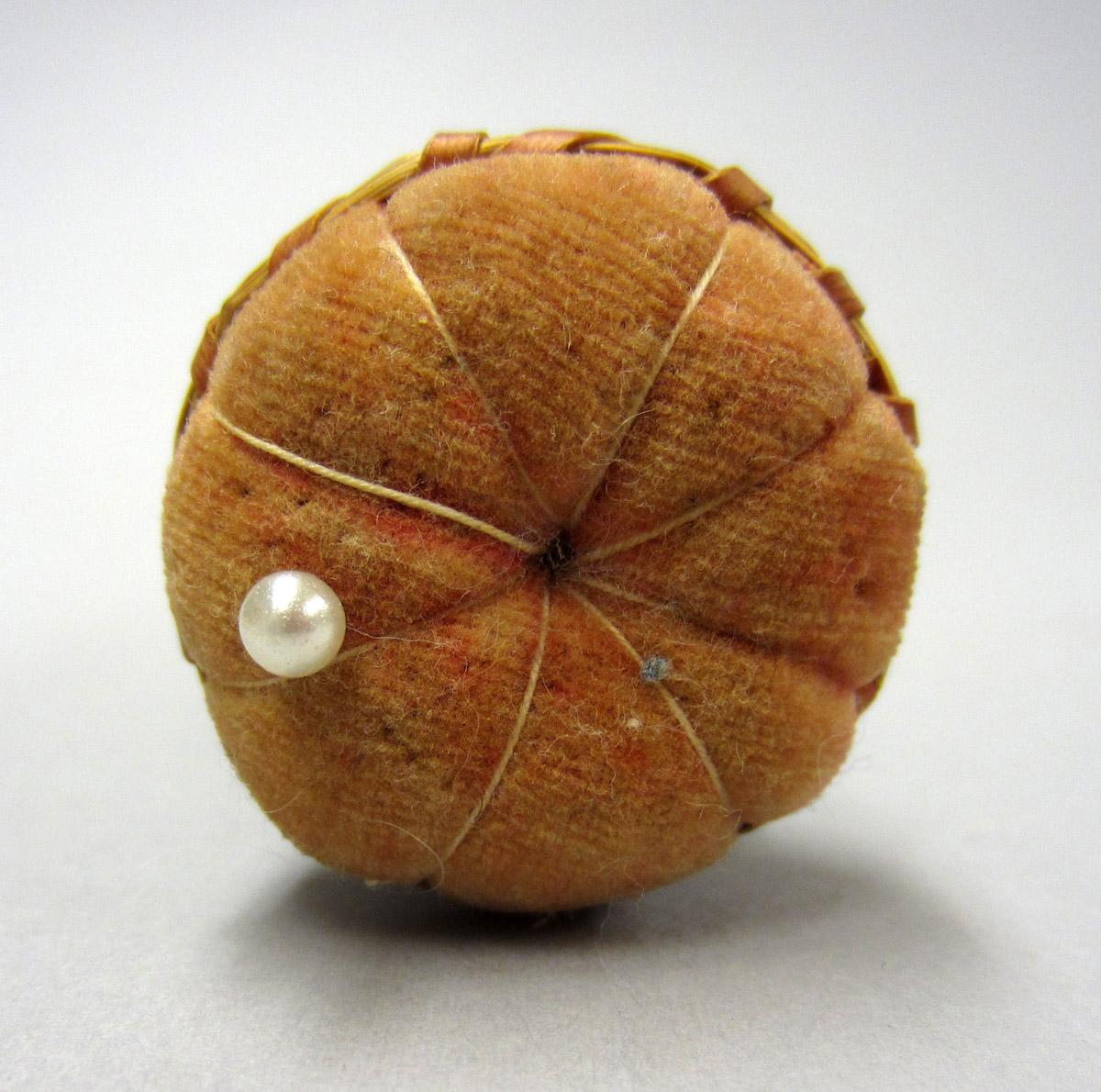 2012.0024.148 Pin cushion, Top