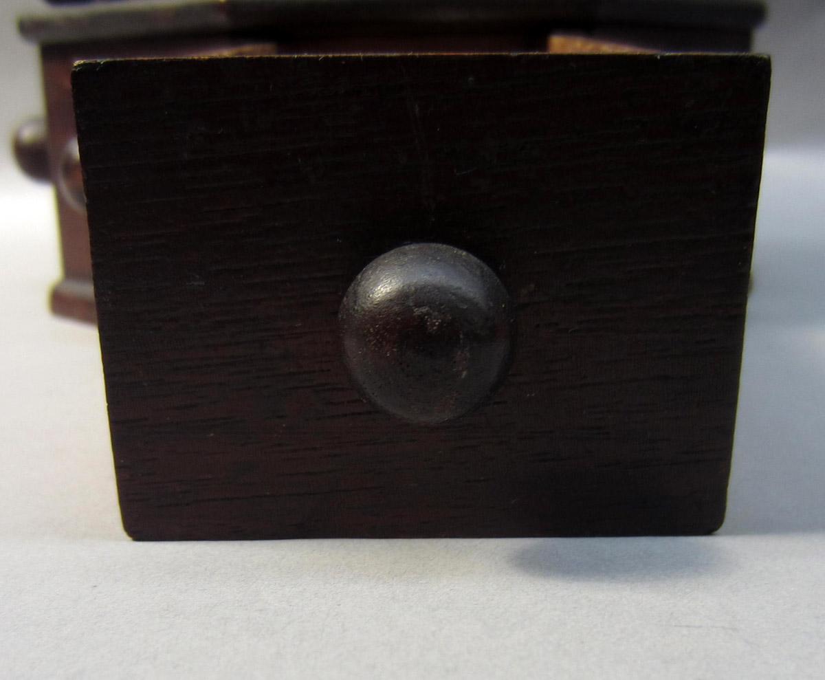 2012.0024.156.001 Thread holder, Drawer