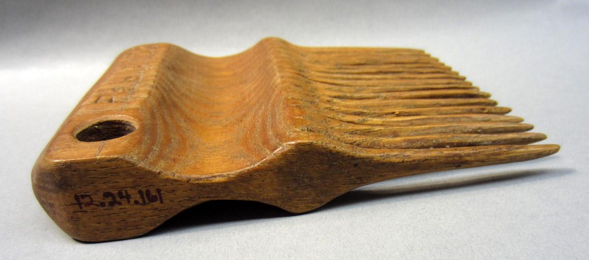 2012.0024.161 Comb, Side