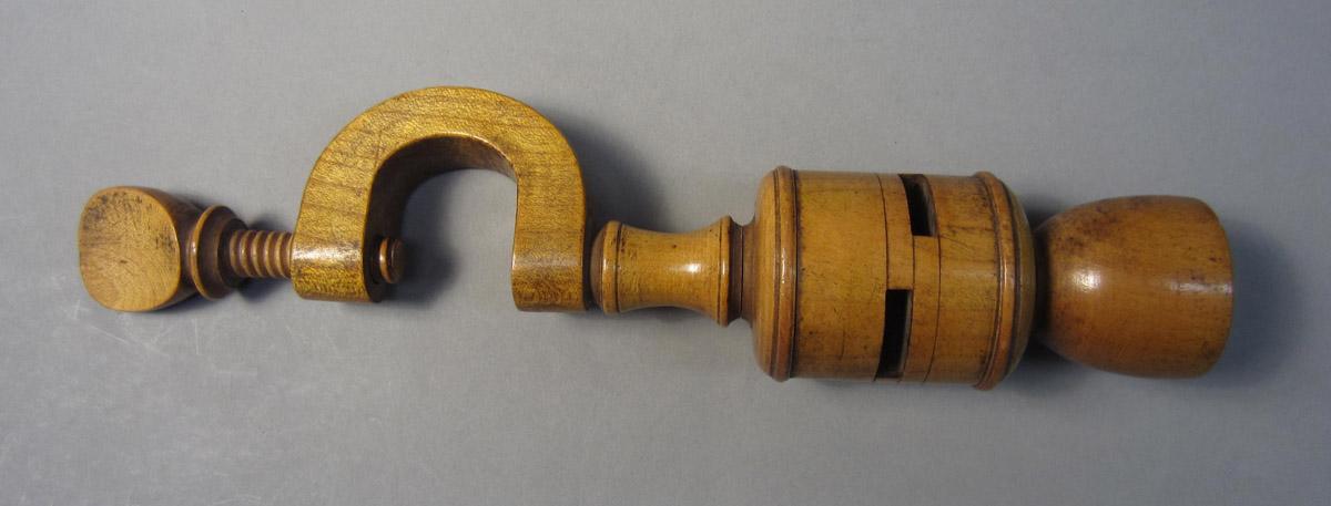 2012.0024.164 Clamp, View 1
