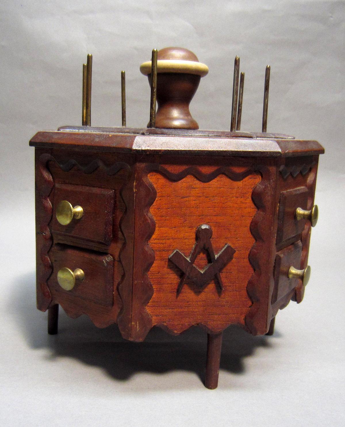 2012.0024.170 Sewing box, Side view 2