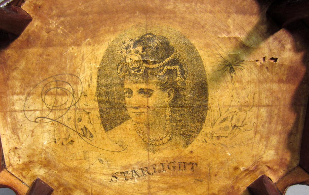 2012.0024.170 Sewing box, Underside 3