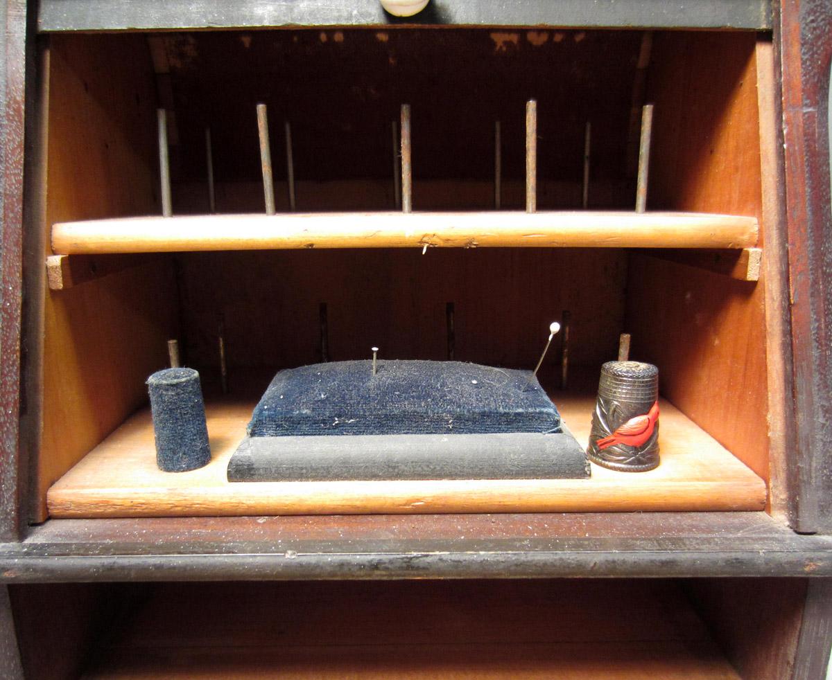 2012.0024.171.001 Work box, Interior 1