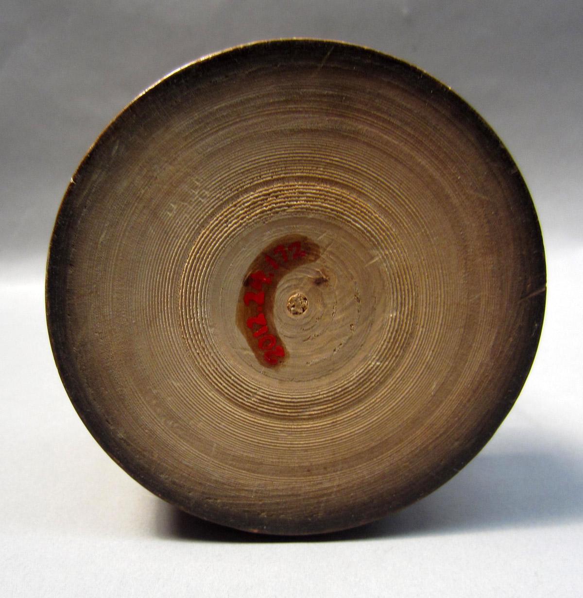 2012.0024.172 Thread holder, Underside