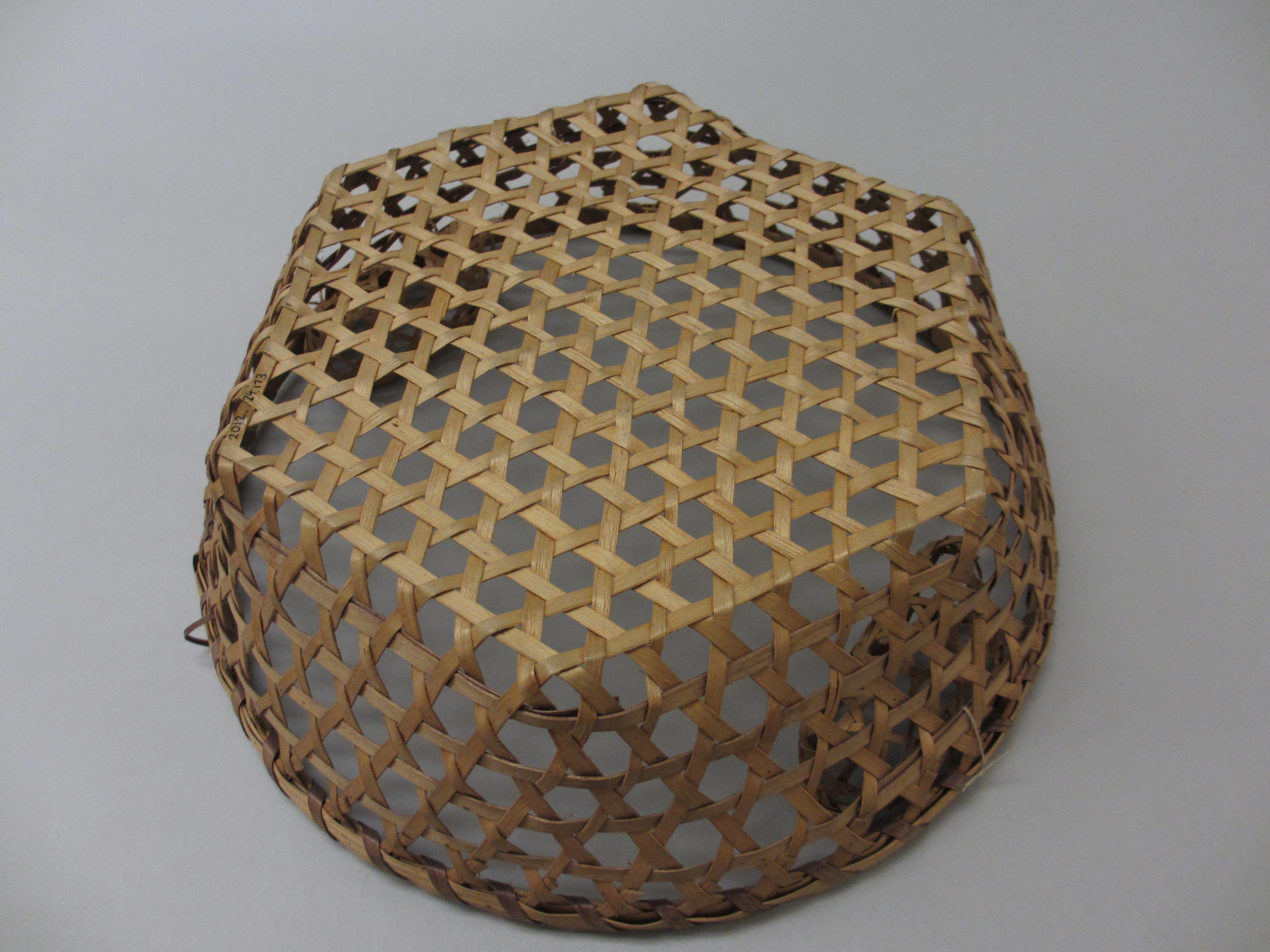 2012.0024.173 bottom, Tool (for sewing), Basket