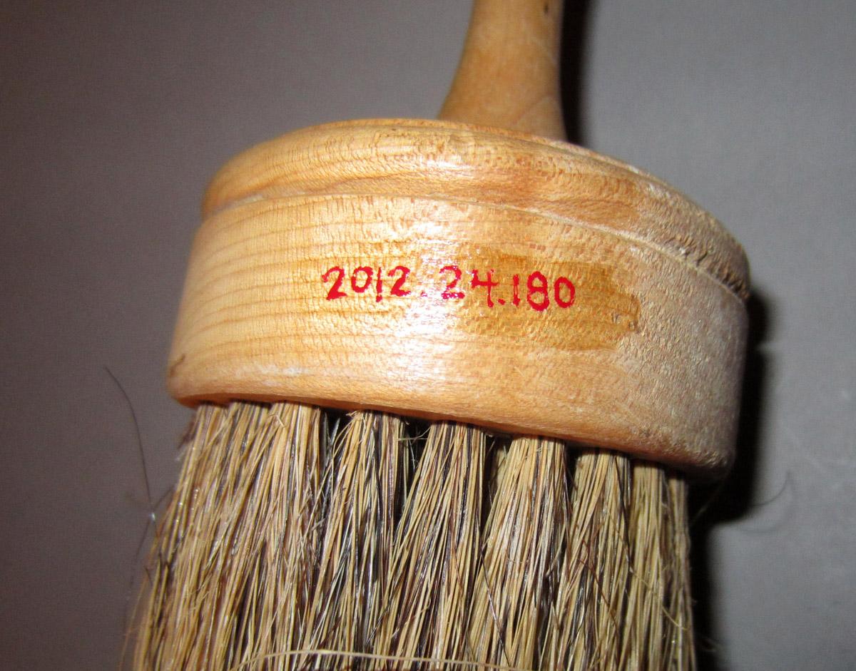 2012.0024.180 Brush, Tufts