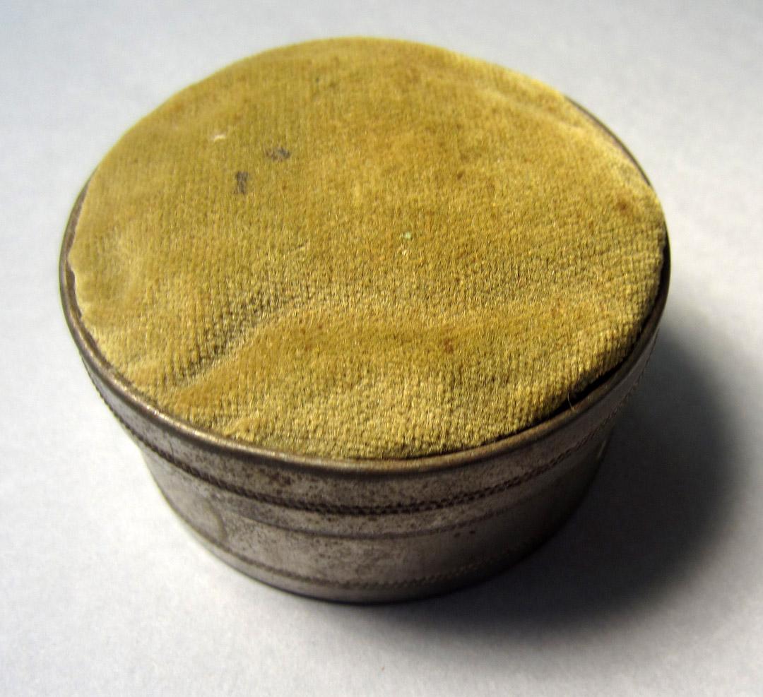 2012.0024.181 Sewing box, Top
