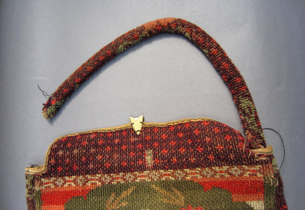 2012.0024.191 Carpet bag, Handle view