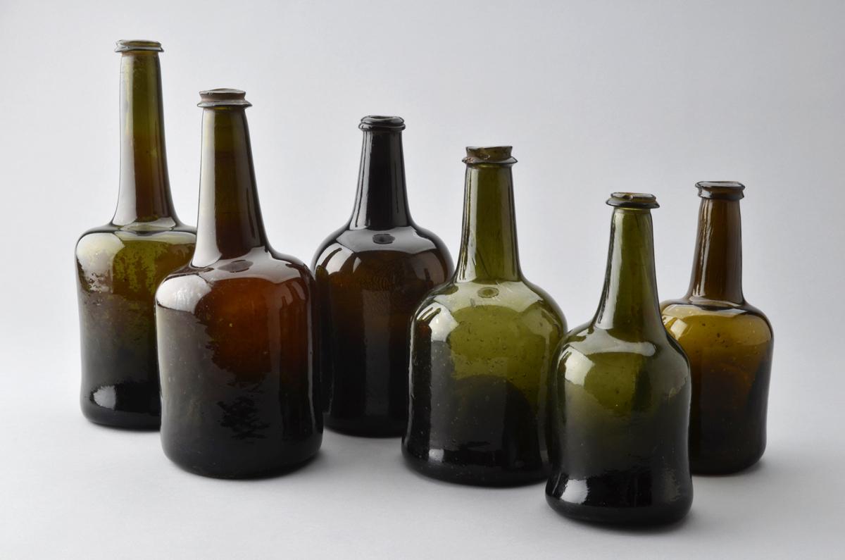 2012.0010.001-006 Bottles view 2