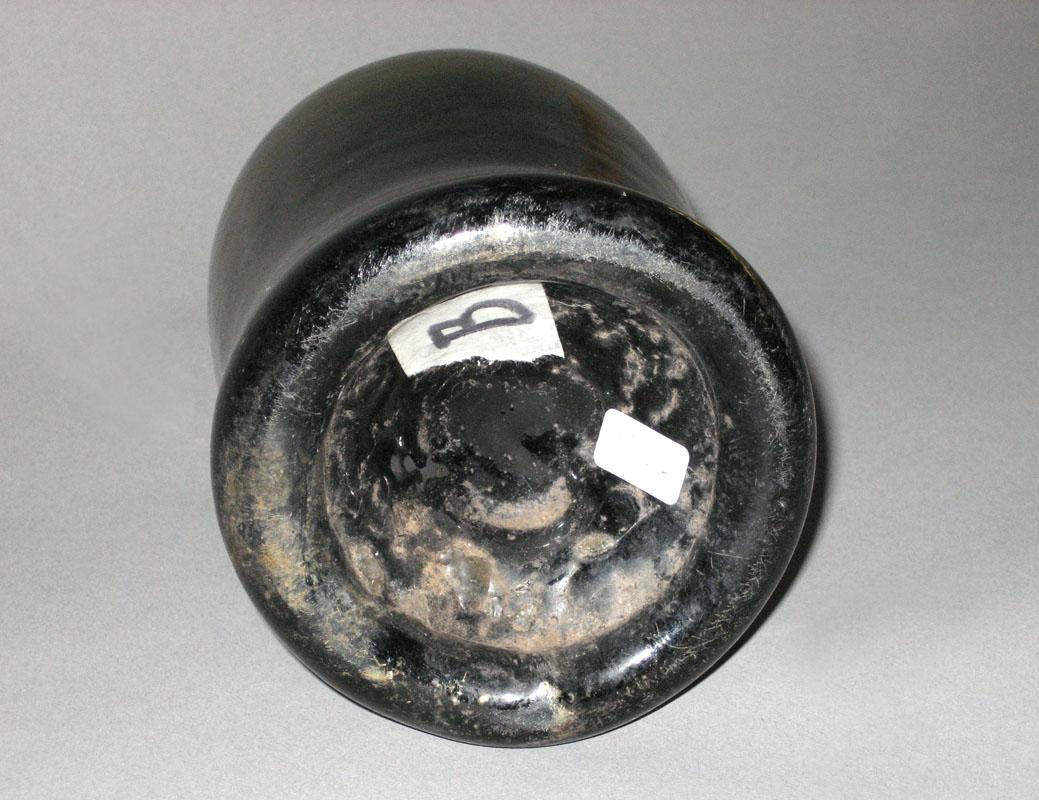 2012.0010.005 Bottle underside