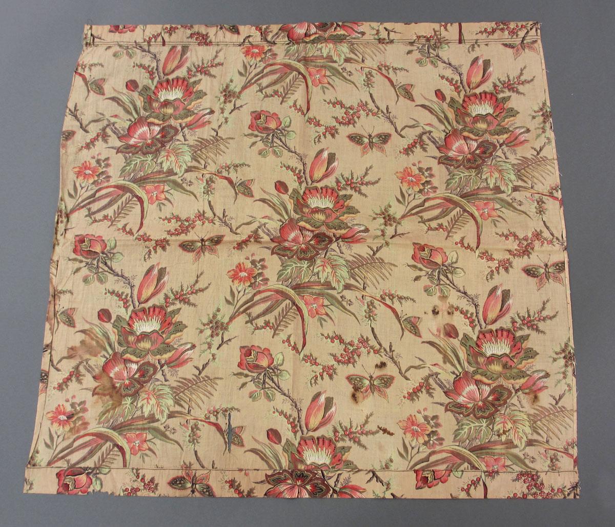 1958.0032.002 Textle, printed reverse