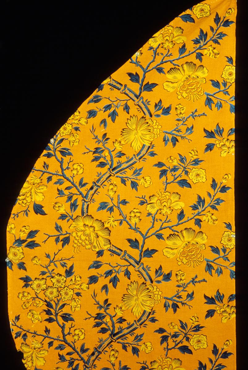 1952.0330 C Textile, printed, Ex-window hanging (slide)