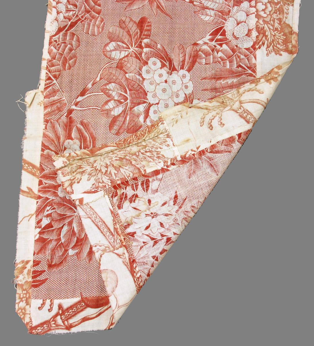 1959.0062.002 and 1958.0075.001 B textile, printed folded corner